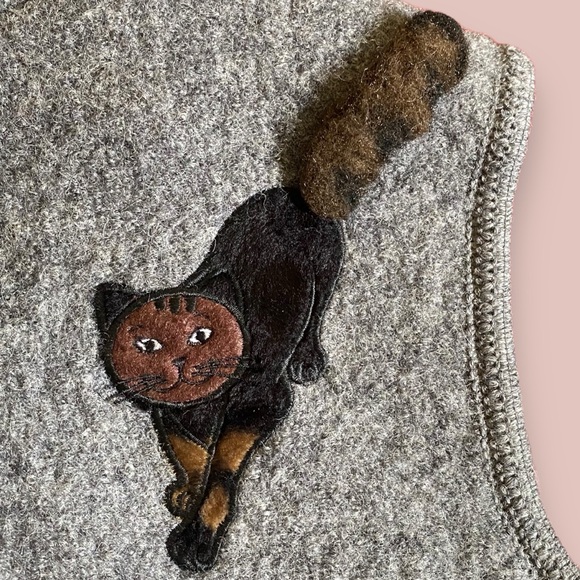 Lisa International Vintage Cat Lovers Boiled Wool 3-D Fluffy Tail Appliqué Vest - Picture 7 of 12